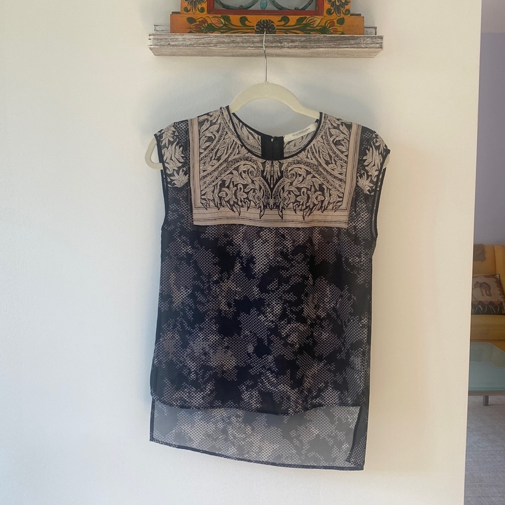 BCBGMAXAZRIA Sleeveless Blouse black and cream with floral design Runway